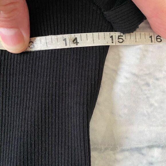 Express women M Crewneck ribbed short sleeve with ruffle top black - Picture 7 of 8